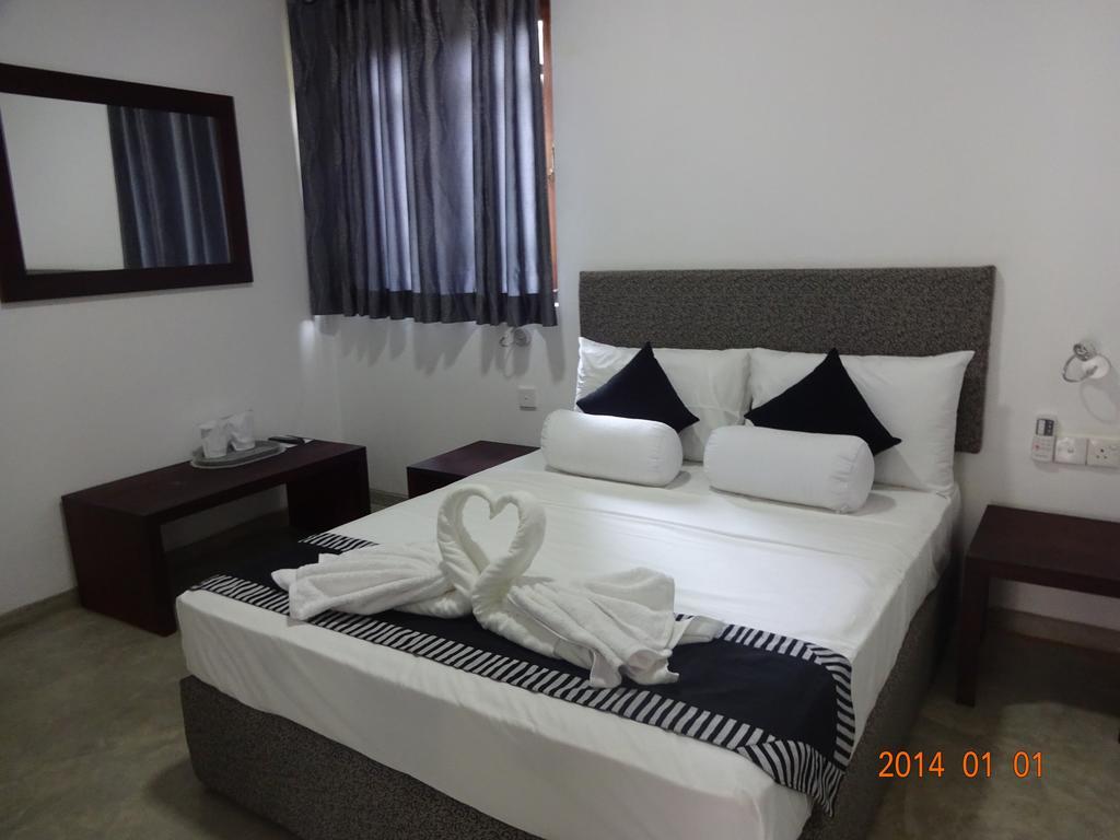 Aaranya Residence Канді Екстер'єр фото