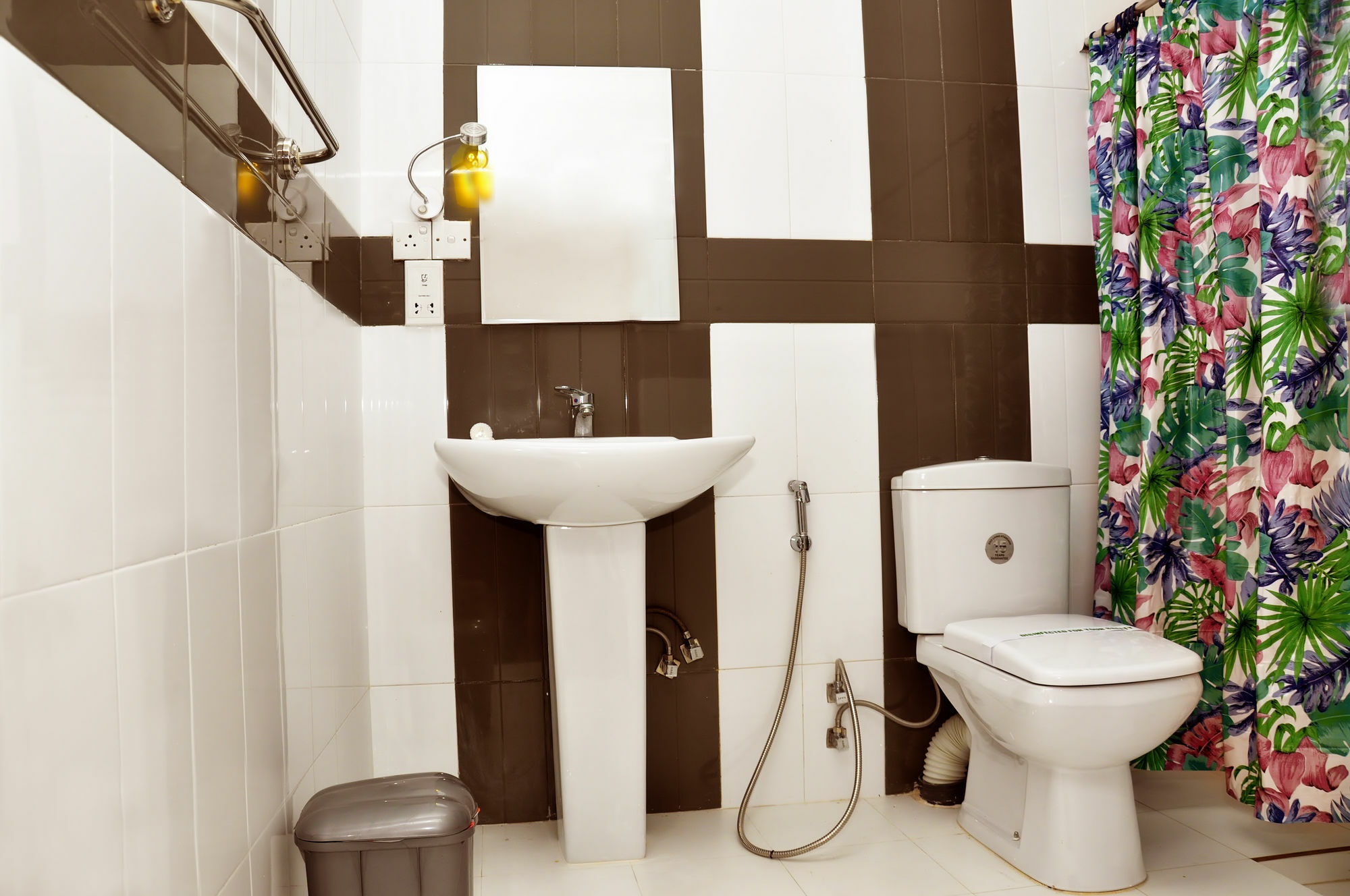 Aaranya Residence Канді Екстер'єр фото